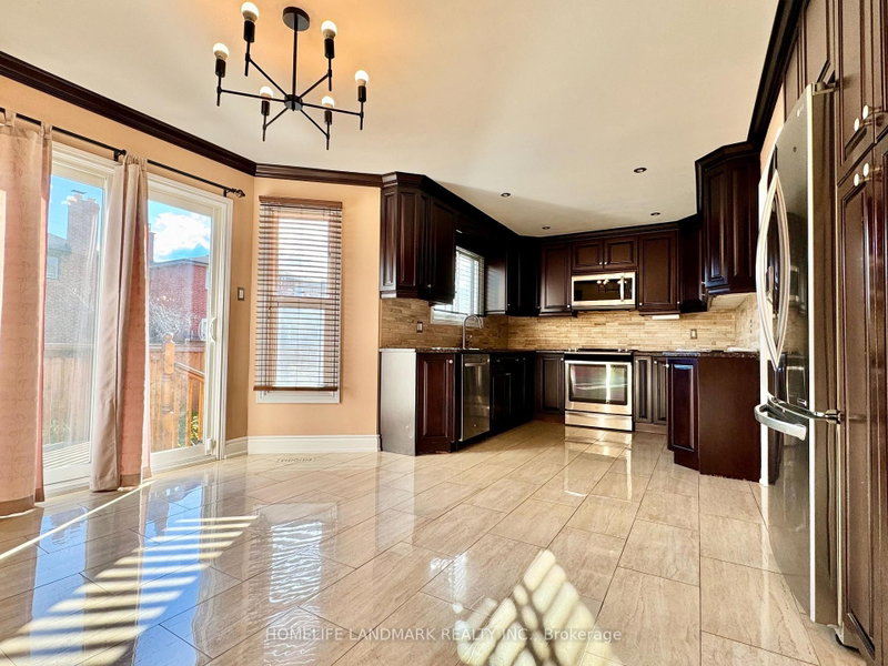 1049 Wetherby Lane E