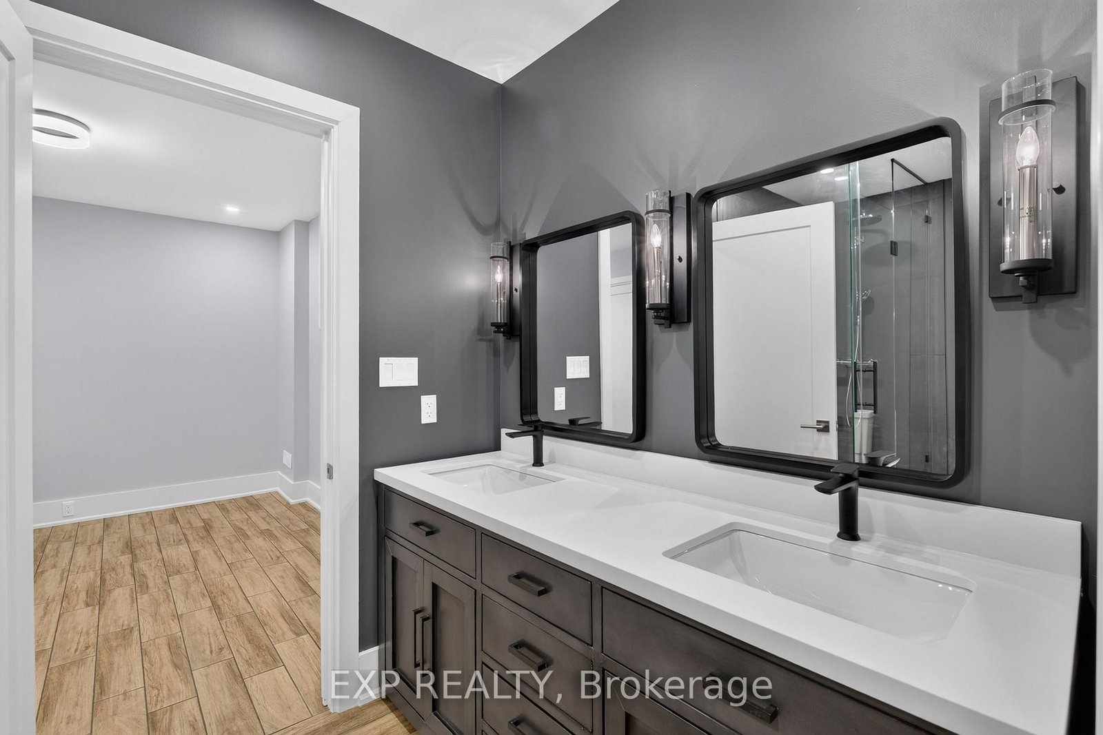 528 Wellington Oakville,ON L6L 4X5 — Photo 34