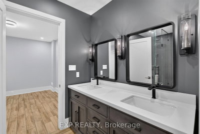 528 Wellington Oakville,ON L6L 4X5 — Photo 34