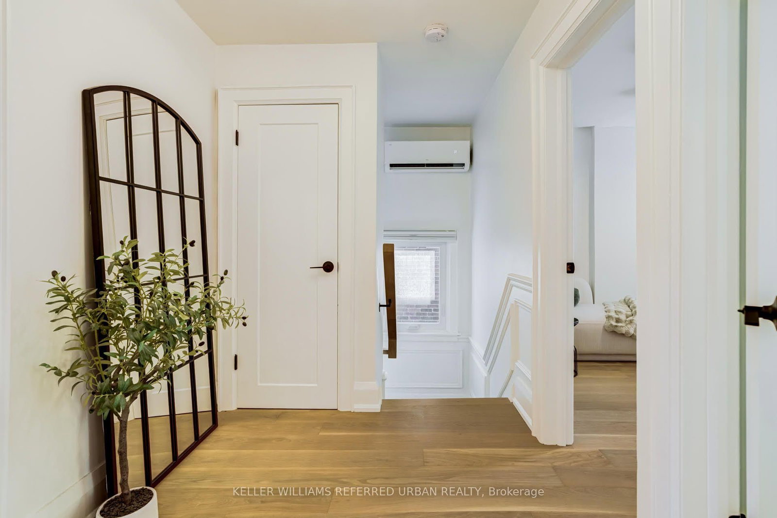 2522 Lake Shore Boulevard W • Toronto, ON photo 19