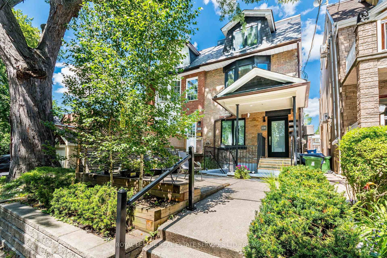 238 Garden Avenue - Investment in High Park-Swansea