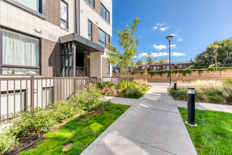 3 - 40 Ed Clark Gardens Boulevard