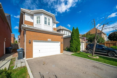 2485 Strathmore Crescent N • Mississauga, ON photo 4