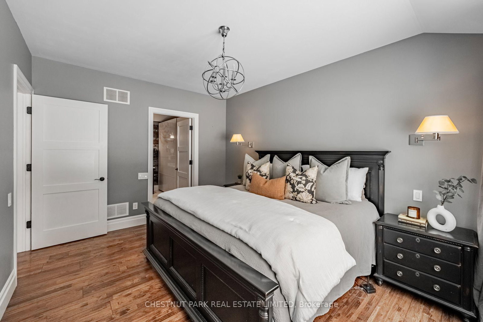 4380 Spruce Avenue • Burlington, ON photo 22