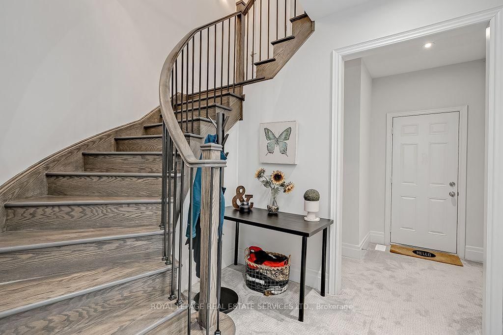 210 DORVAL Dr, Oakville, view 41