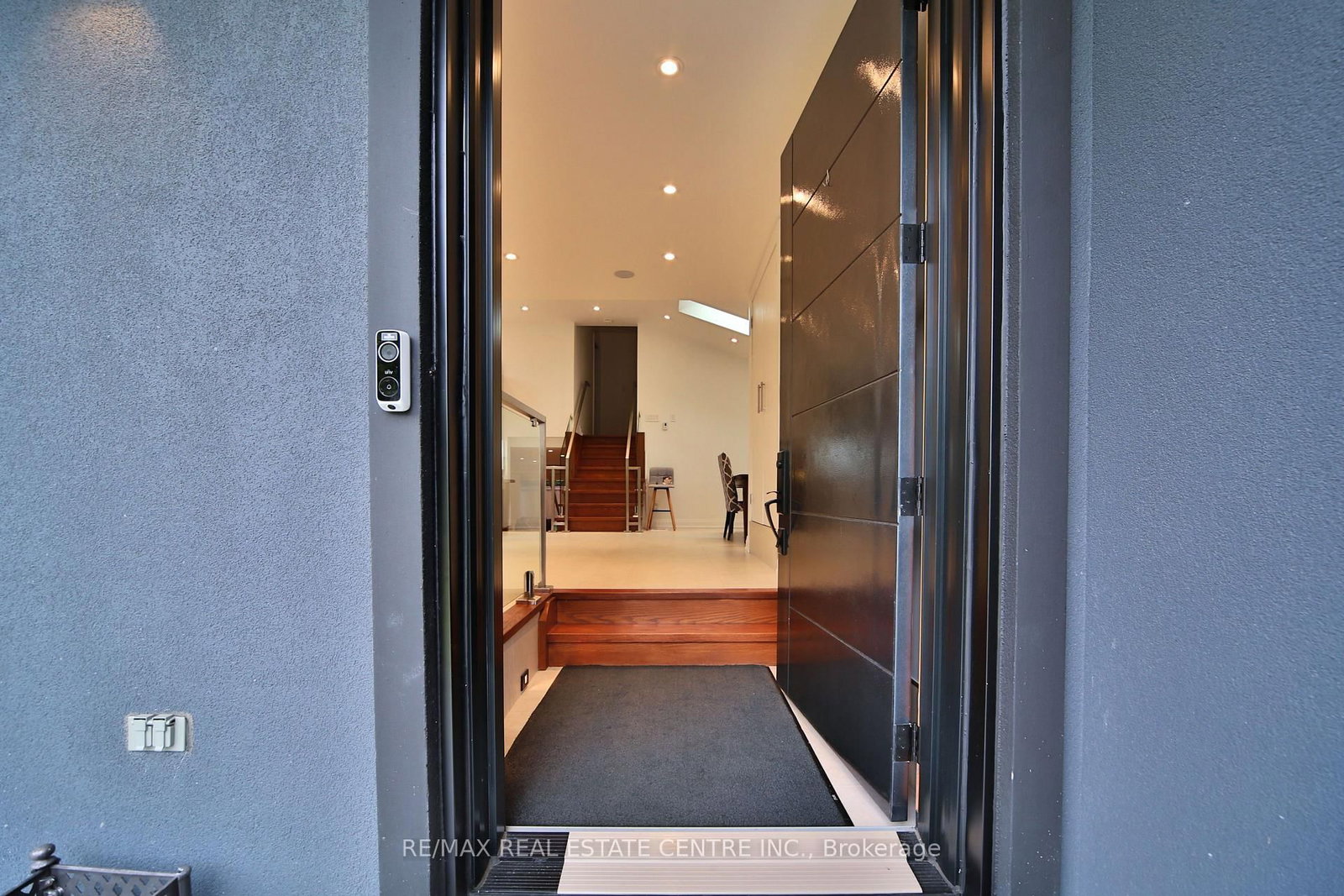 3158 Valmarie Avenue • Mississauga, ON photo 4