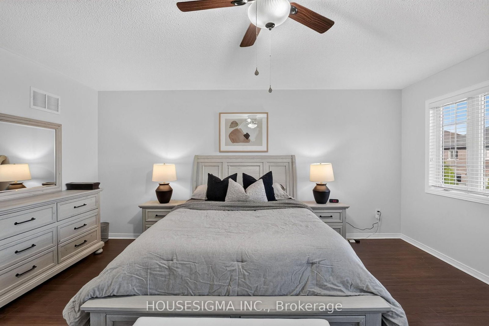 5261 Palmetto Place • Mississauga, ON photo 19