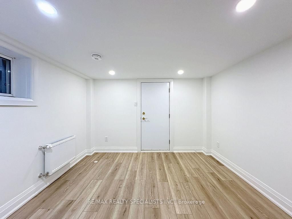 252 Earlscourt Avenue • Toronto, ON photo 37