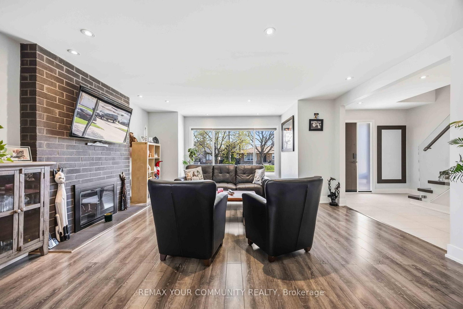 34 Walwyn Avenue • Toronto, ON photo 5
