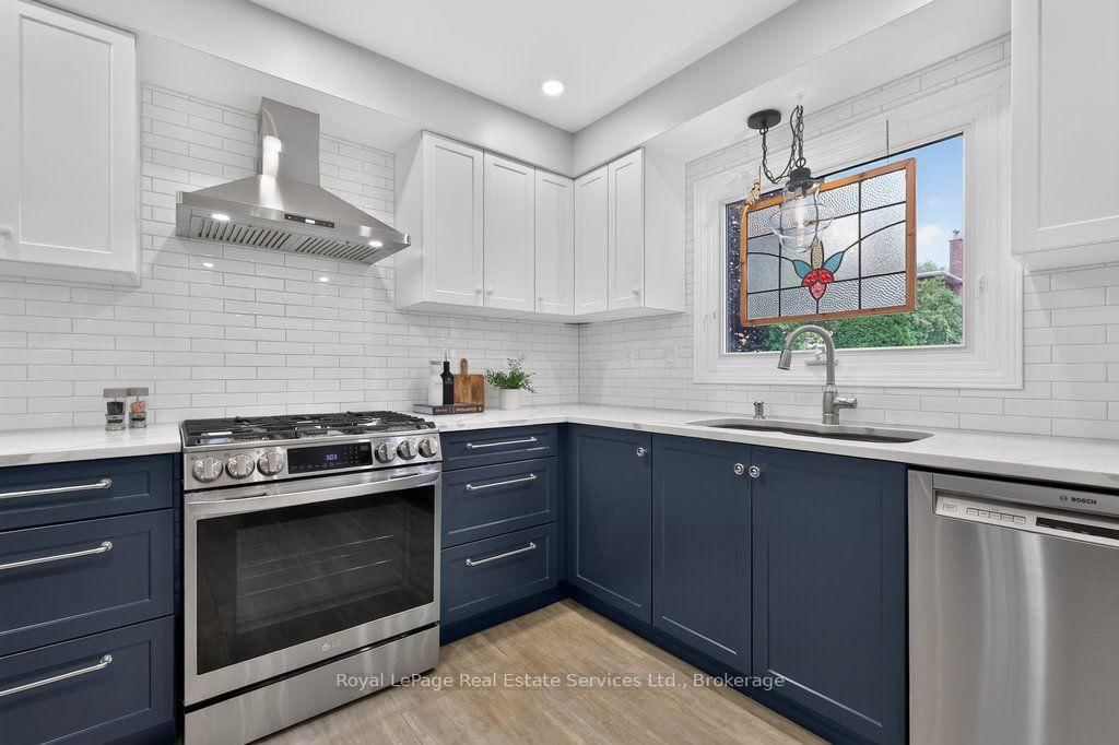 1217 Rosethorne Road • Oakville, ON photo 14
