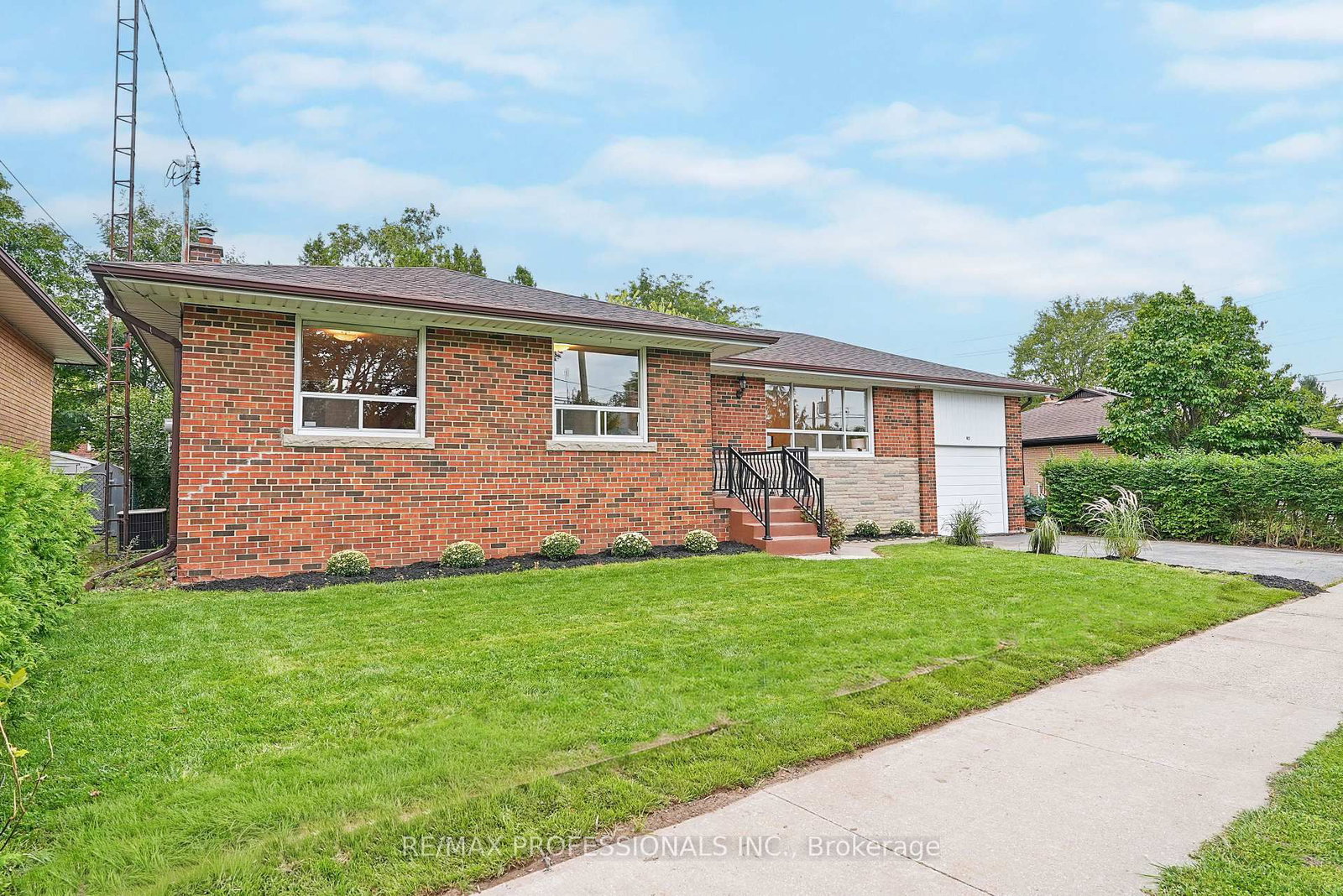 45 Fernalroy Boulevard • Toronto, ON photo 2
