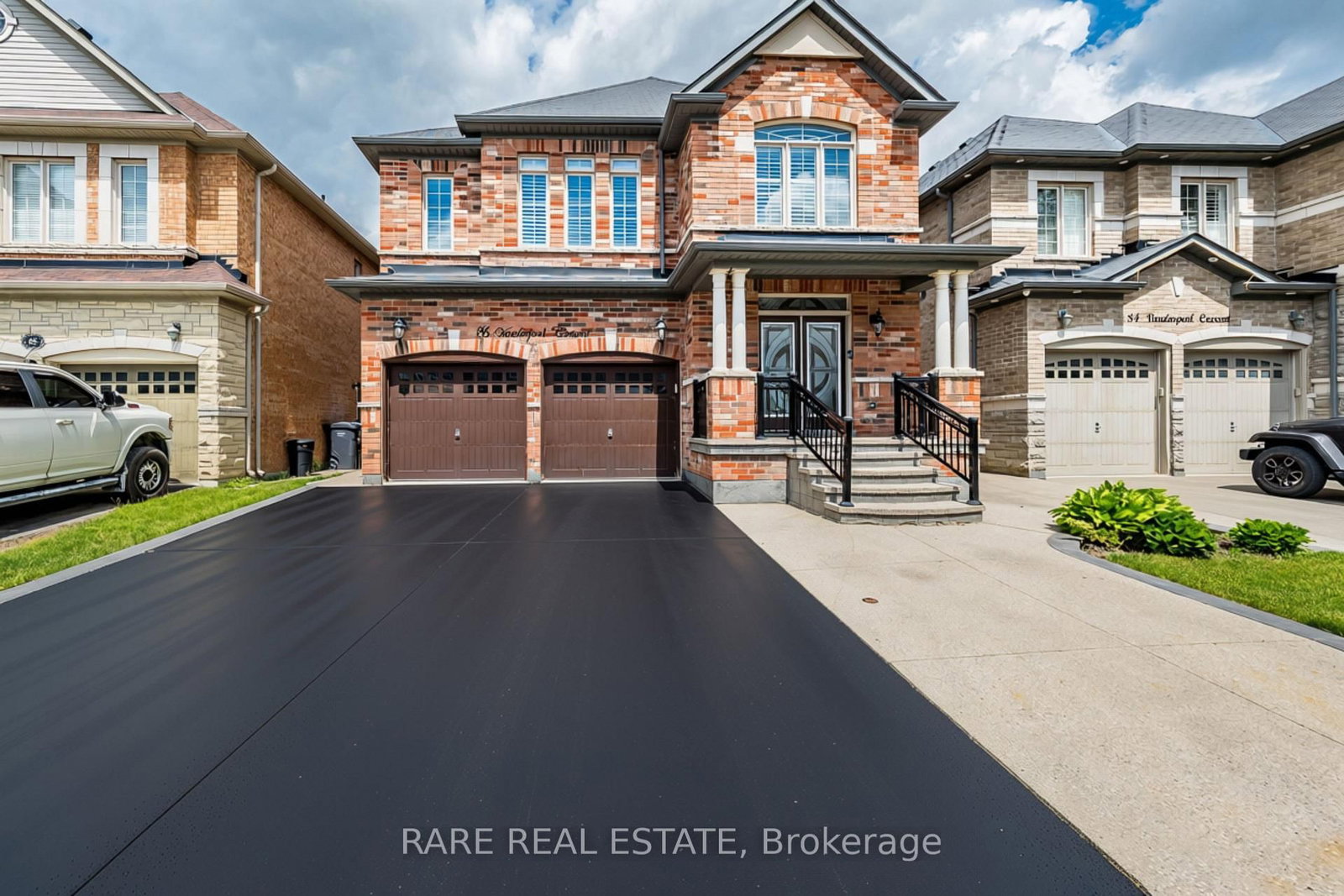 86 Vanderpool Crescent • Brampton, ON photo 3