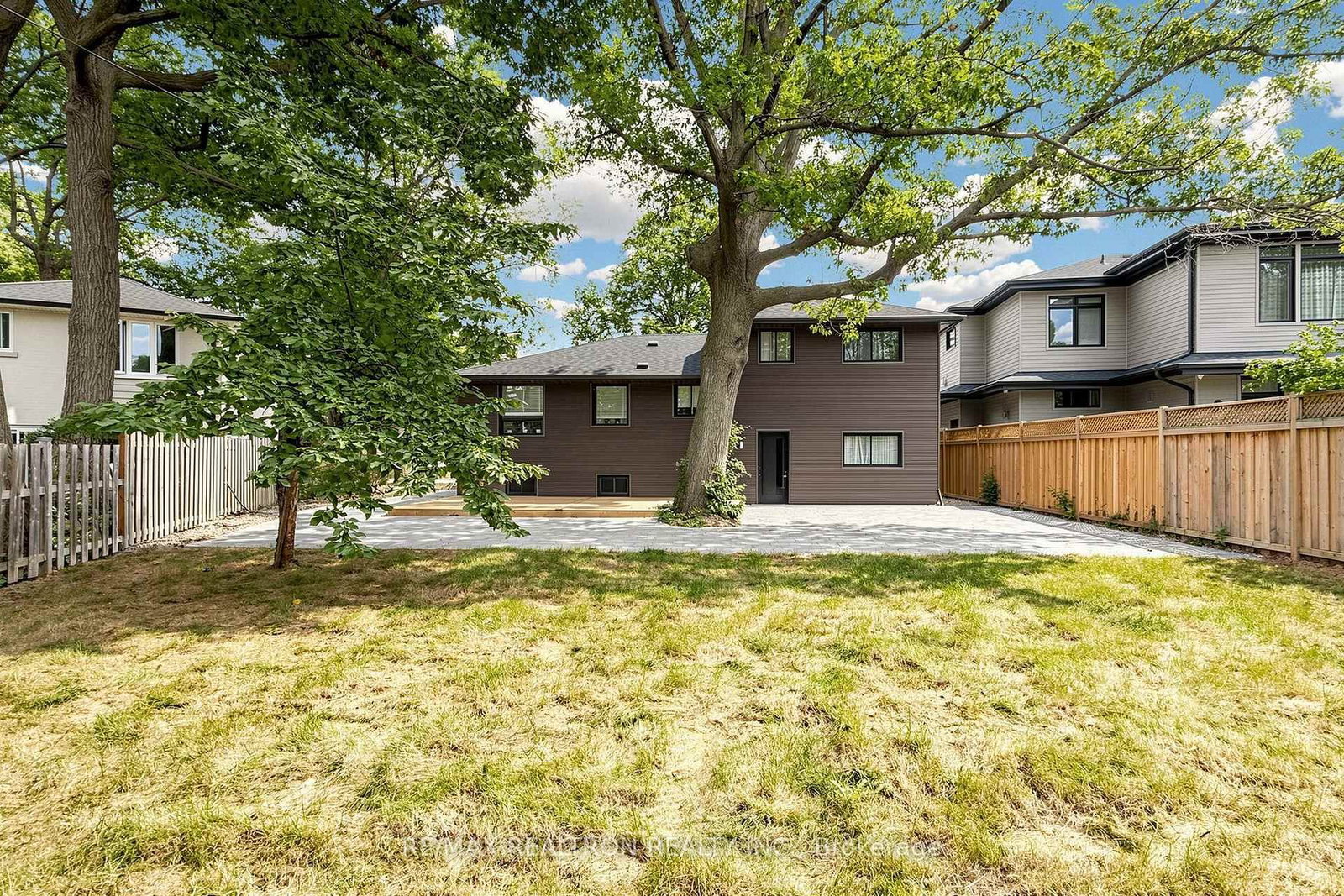 121 South Forster Park Drive • Oakville, ON photo 48