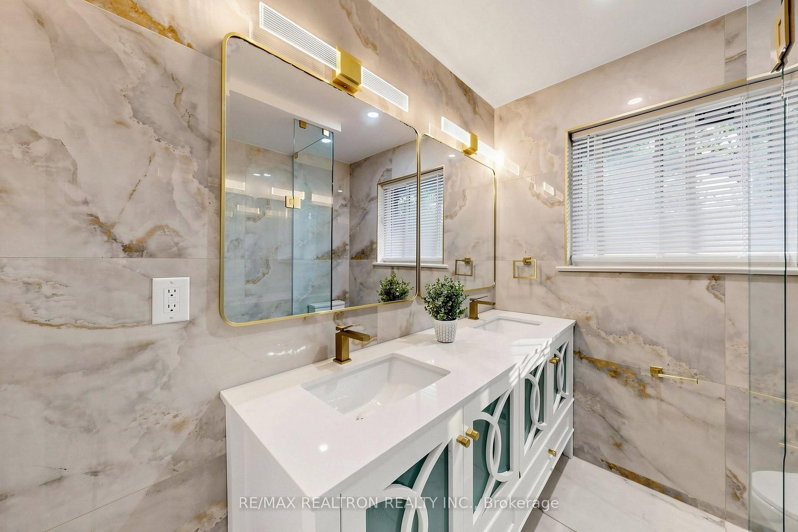 121 South Forster Park Drive • Oakville, ON photo 33
