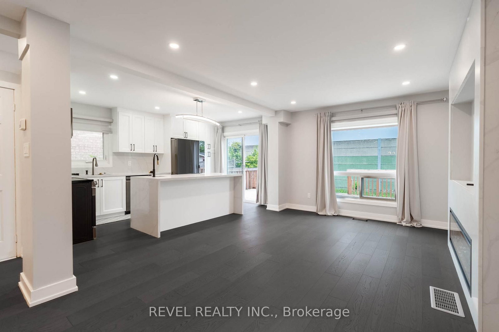 95 Cinrickbar Drive • Toronto, ON photo 9