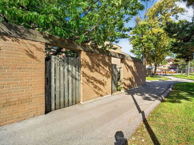 119-256 John Garland Boulevard, Toronto, ON, photo 3
