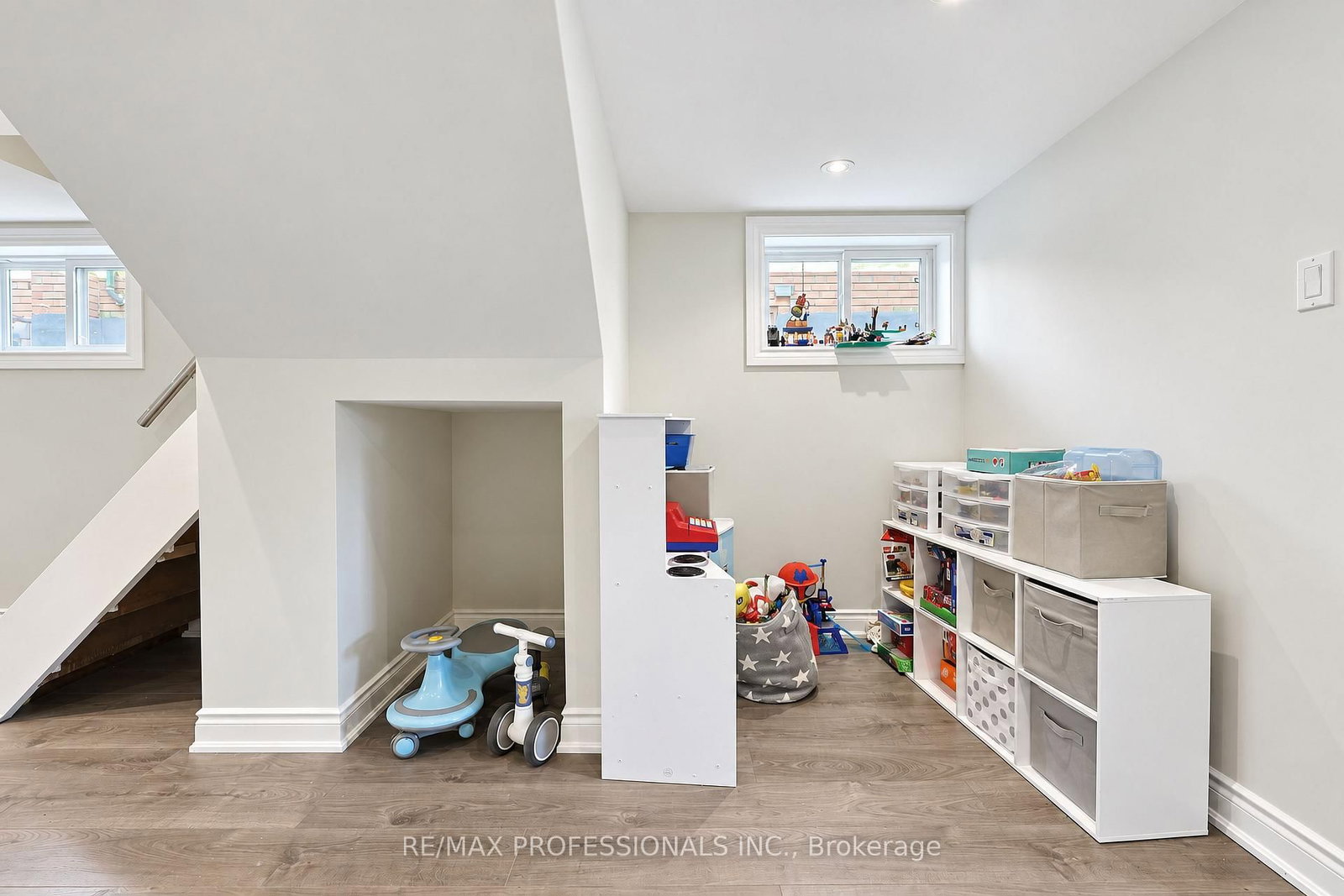 55 Rayside Drive • Toronto, ON photo 32