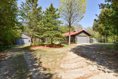 18599 Horseshoe Hill Road • Caledon, ON photo 5