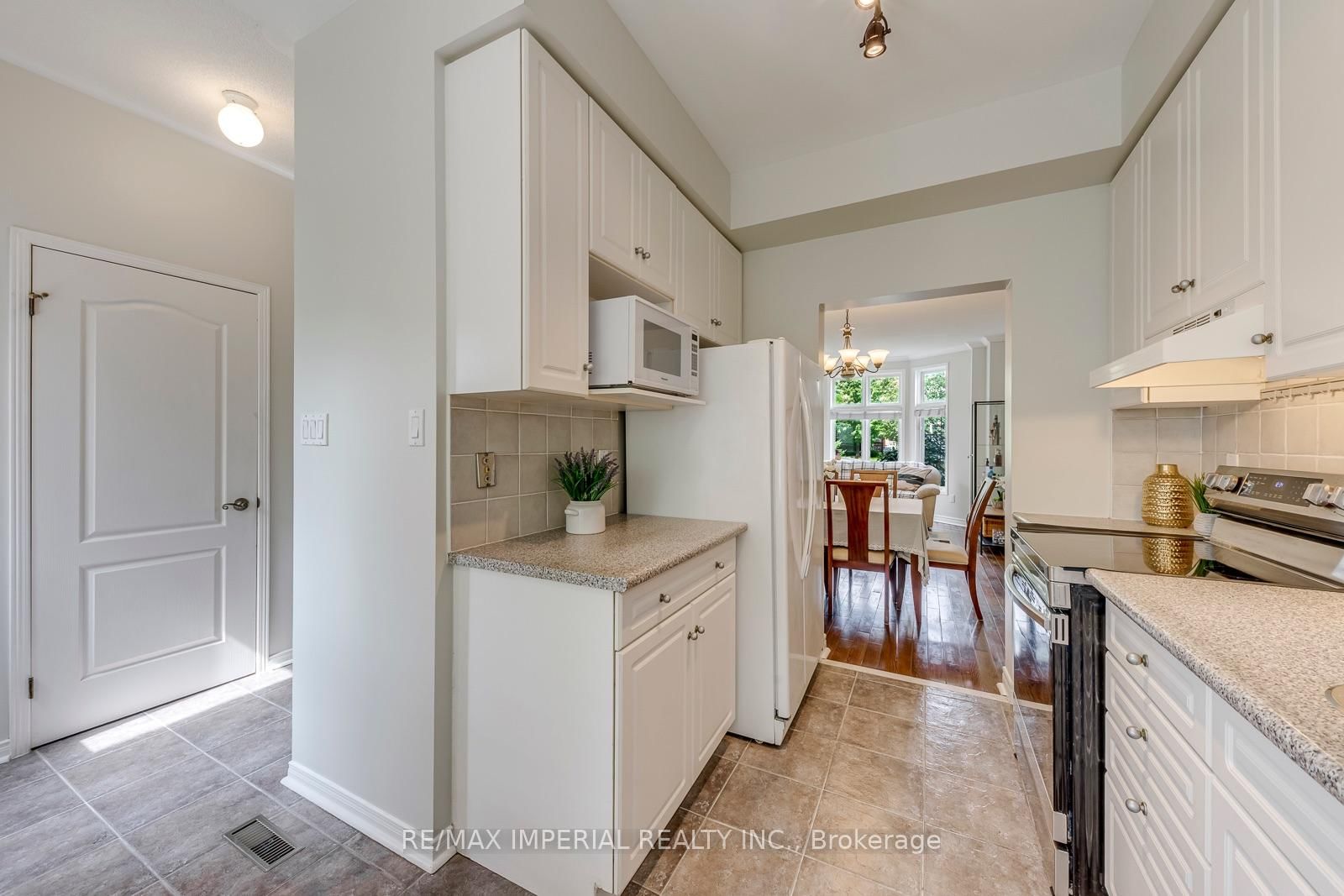 20 The Greenery • Oakville, ON photo 18