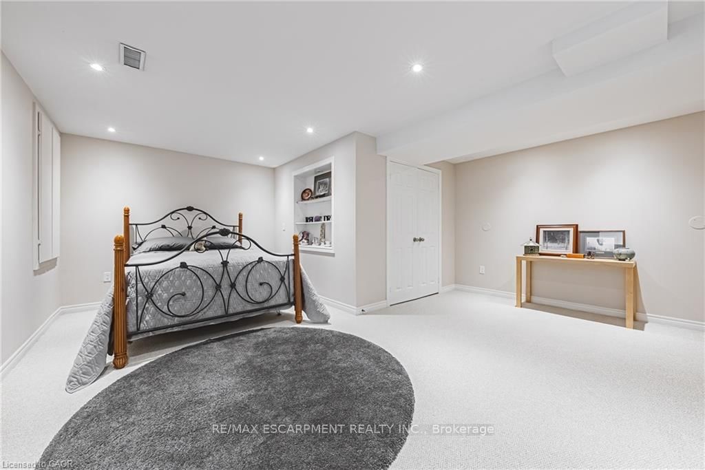 2178 Berwick Drive • Burlington, ON photo 33