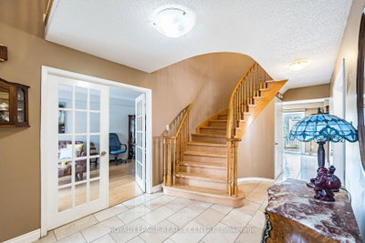 3211 Dovetail Mews • Mississauga, ON photo 8