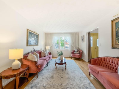 1236 Thorpe Road • Burlington, ON photo 7