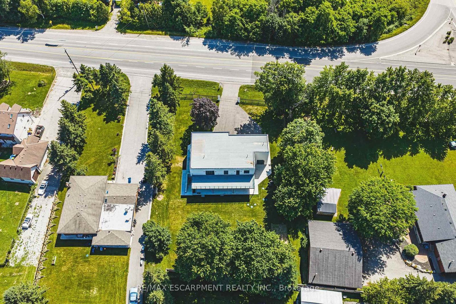 4511 Guelph Line • Burlington, ON photo 29