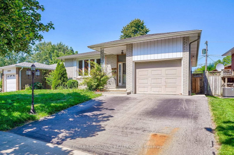 Upper - 4395 Longmoor Drive