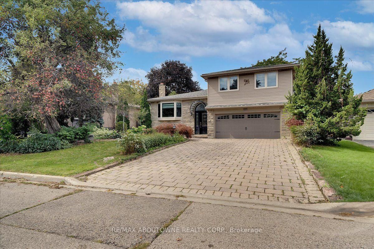 24 Golf View Drive • Brampton, ON photo 3