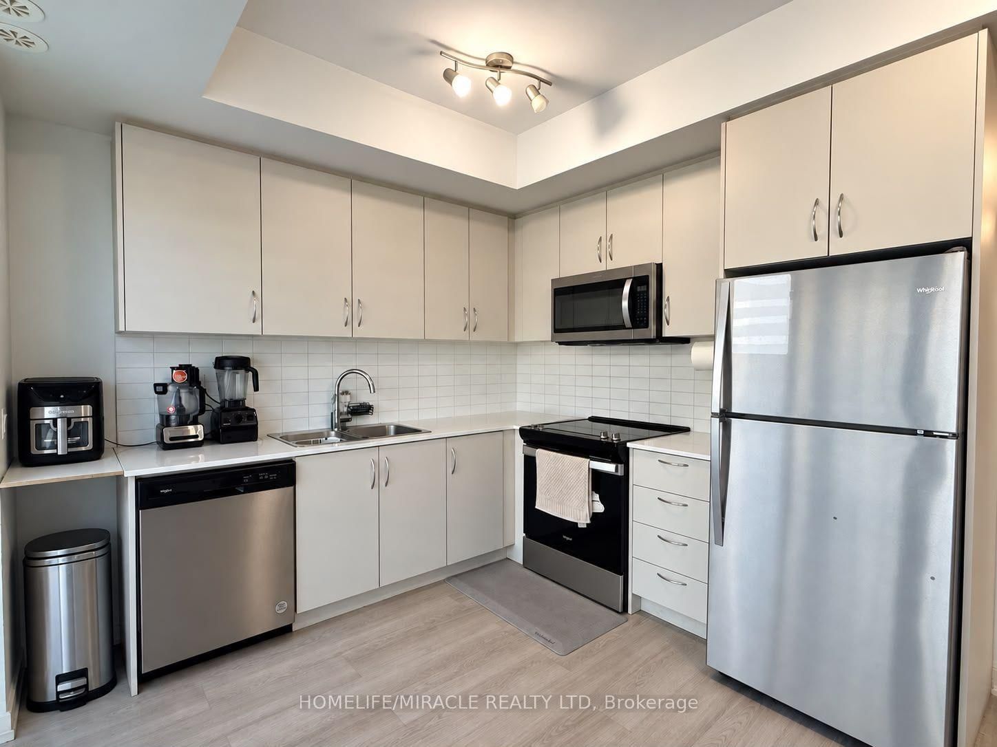 75 Attmar Dr Photo 2