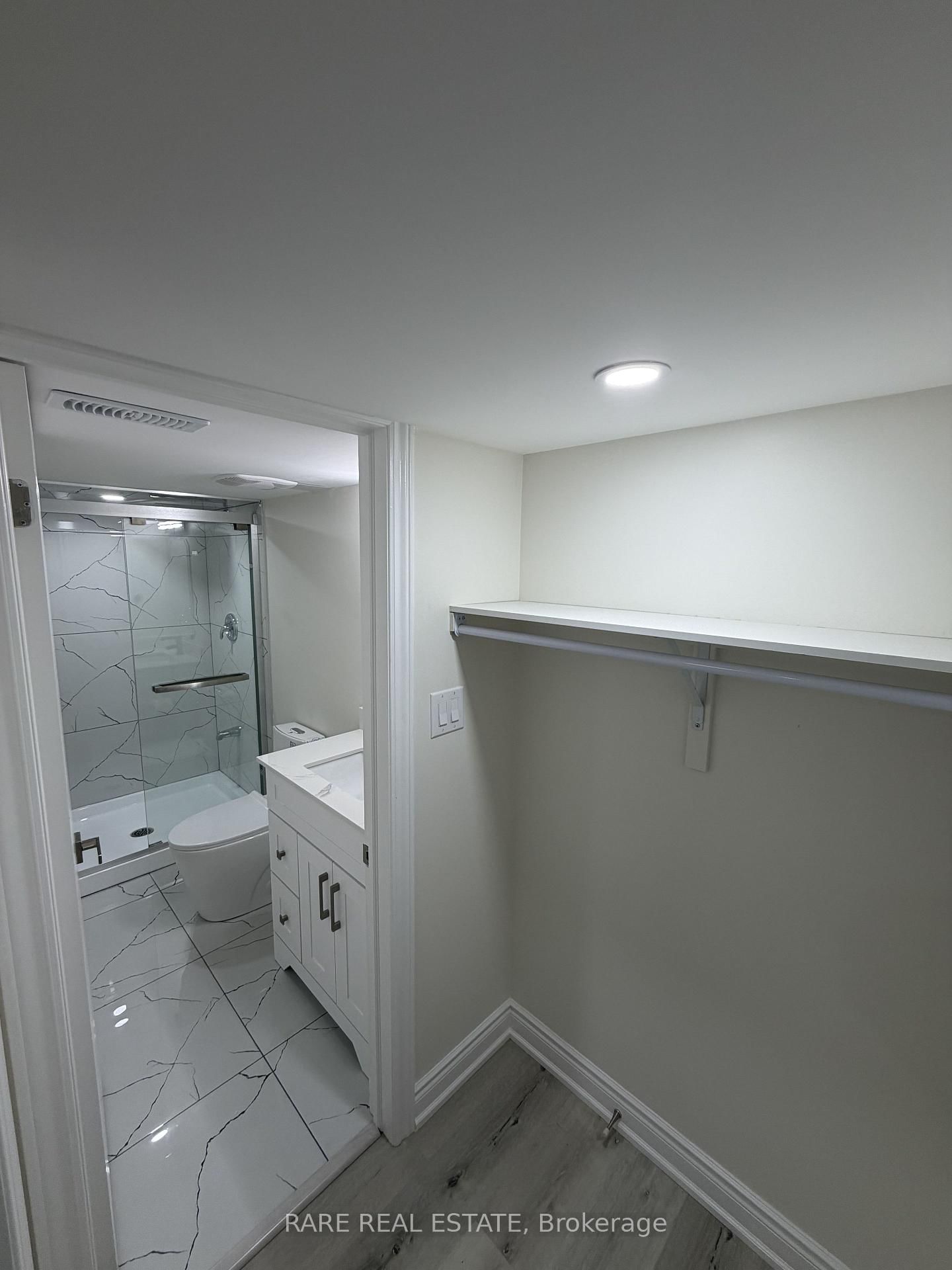 Lower - 6 Country Ridge Court, Brampton 5