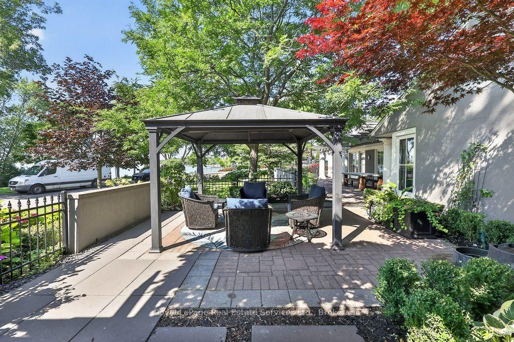 300 Lake Promenade • Toronto, ON photo 34