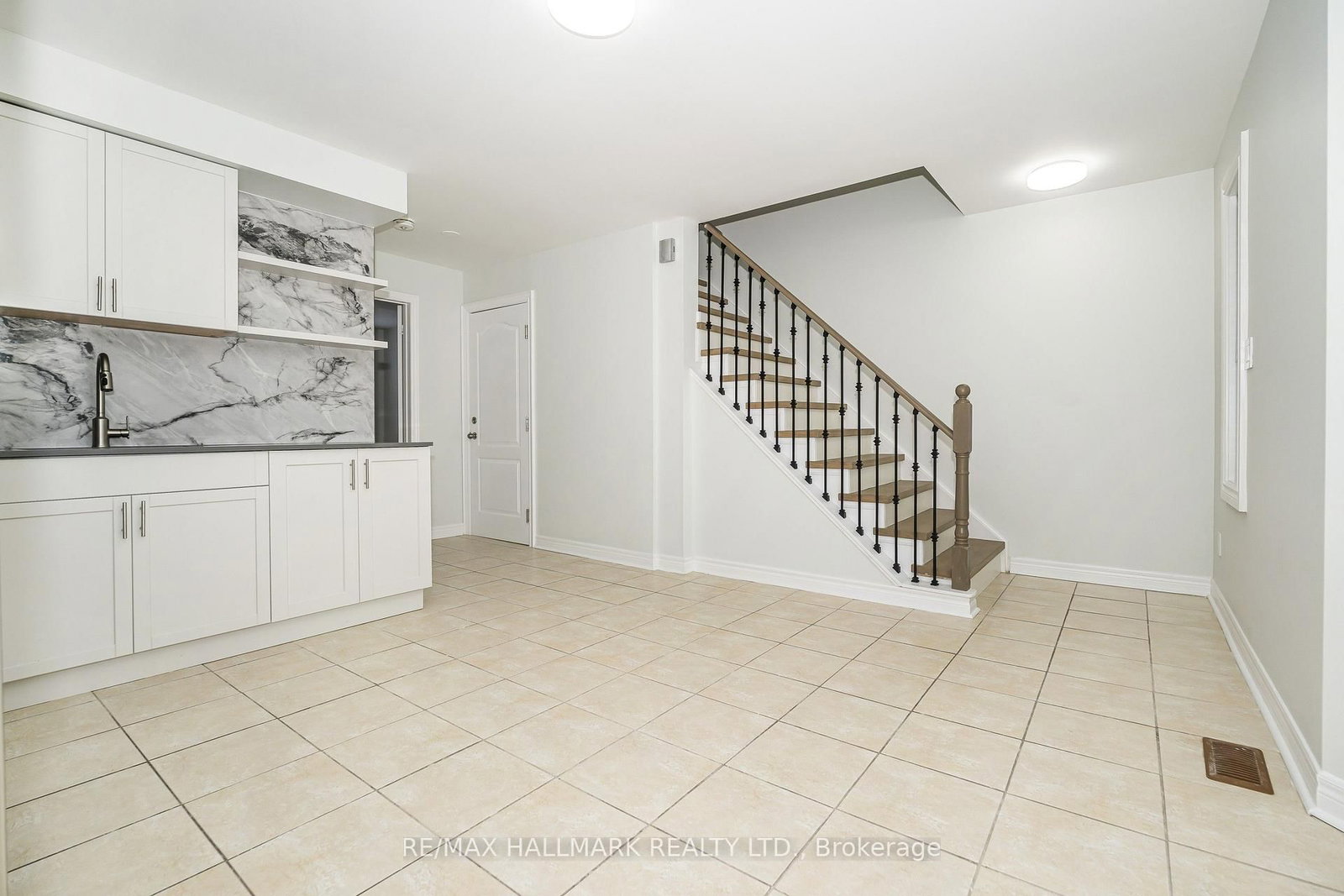 UPPER - 125 Viella Street, Toronto 4