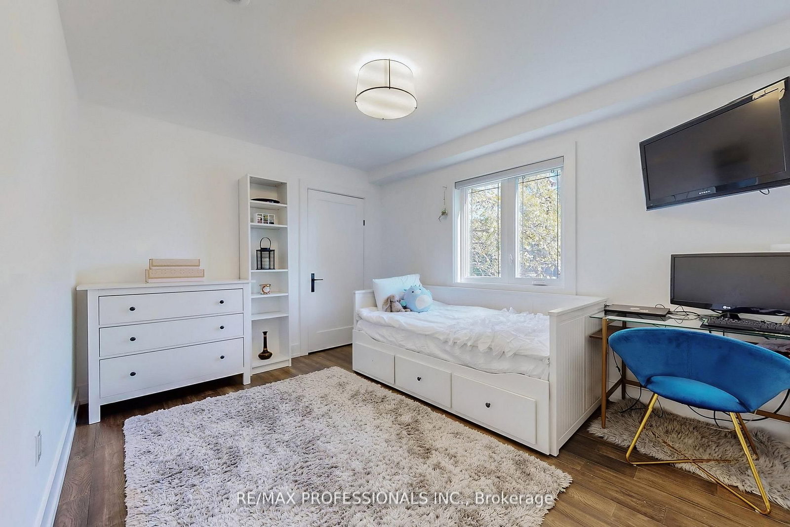 4 Martin Grove Road • Toronto, ON photo 19