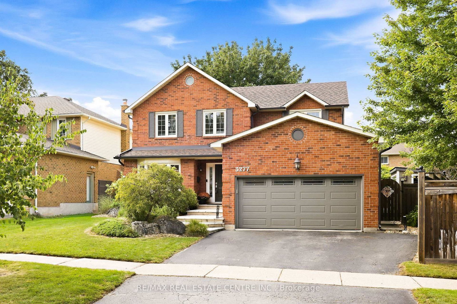 3277 Woodside Avenue • Burlington, ON photo 1