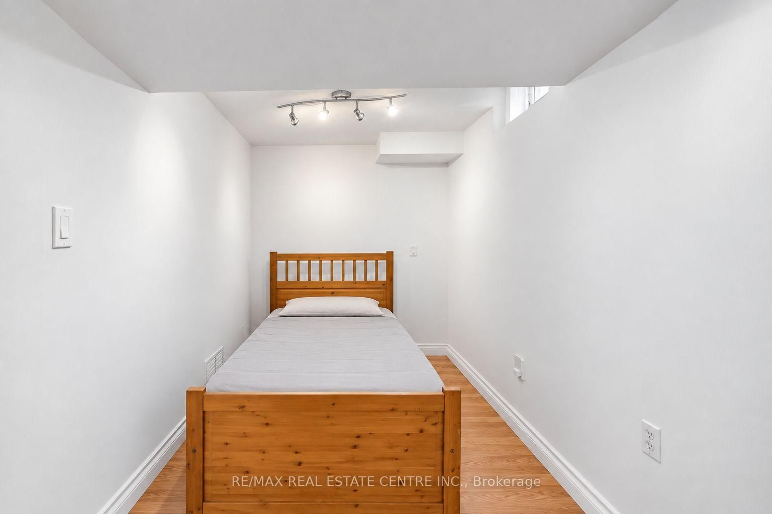 13 Dalzell Avenue • Brampton, ON photo 29