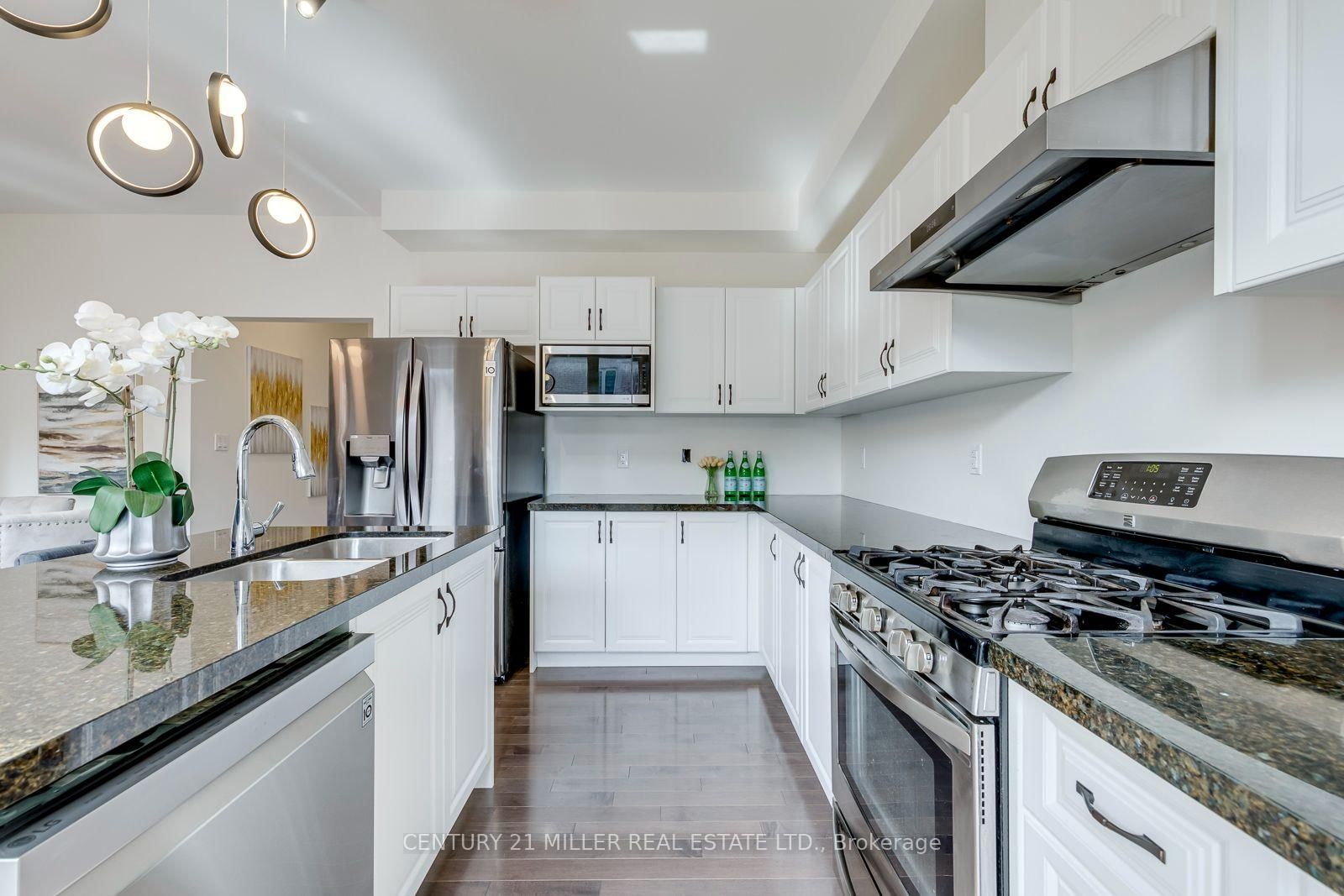 82 Merlin Street • Oakville, ON photo 14