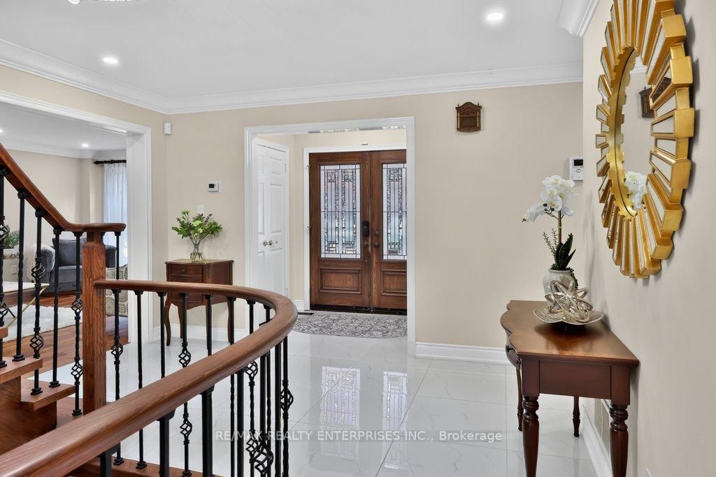 1634 Tipperary Court • Mississauga, ON photo 3