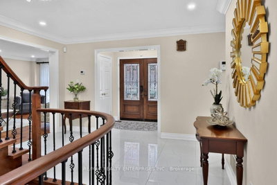1634 Tipperary Court • Mississauga, ON photo 3