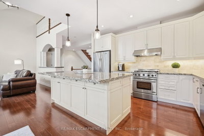 3248 Ribble Crescent • Oakville, ON photo 8