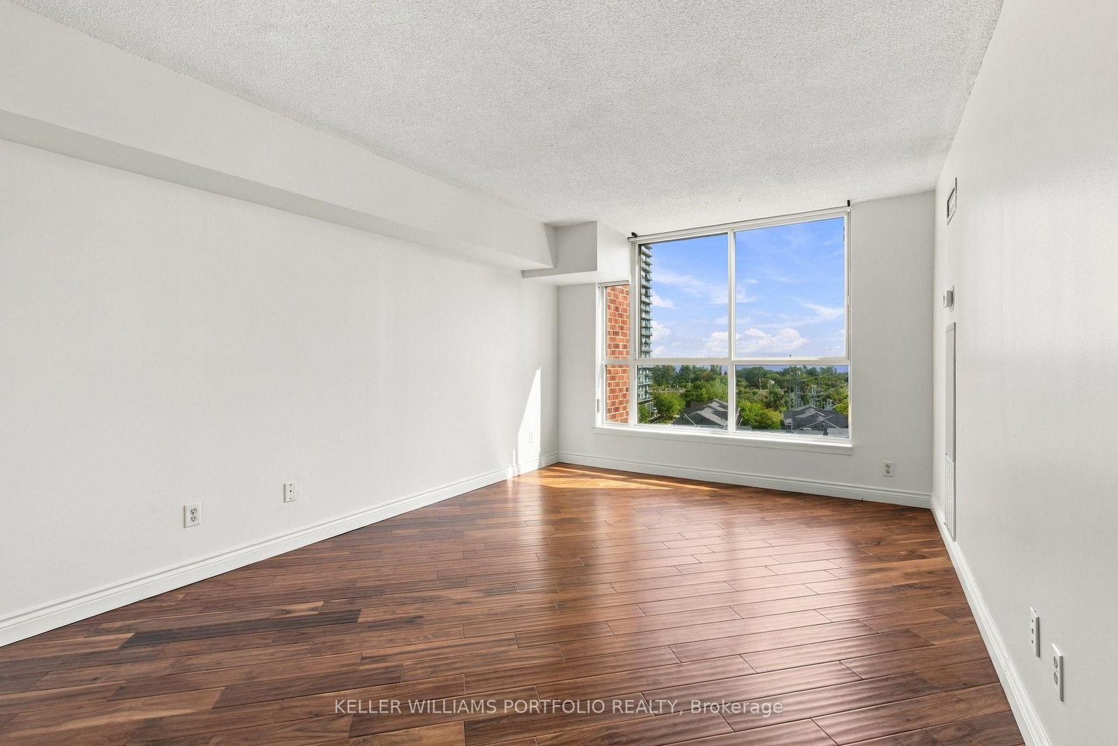 940-22 Southport St, Toronto, view 13