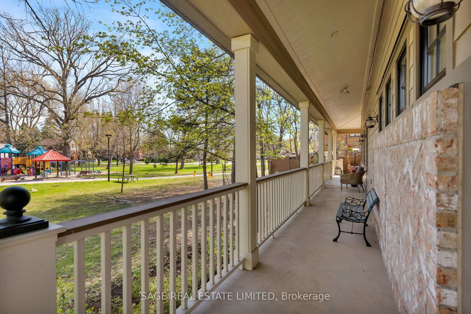 39 Loyalist Road • Toronto, ON photo 12
