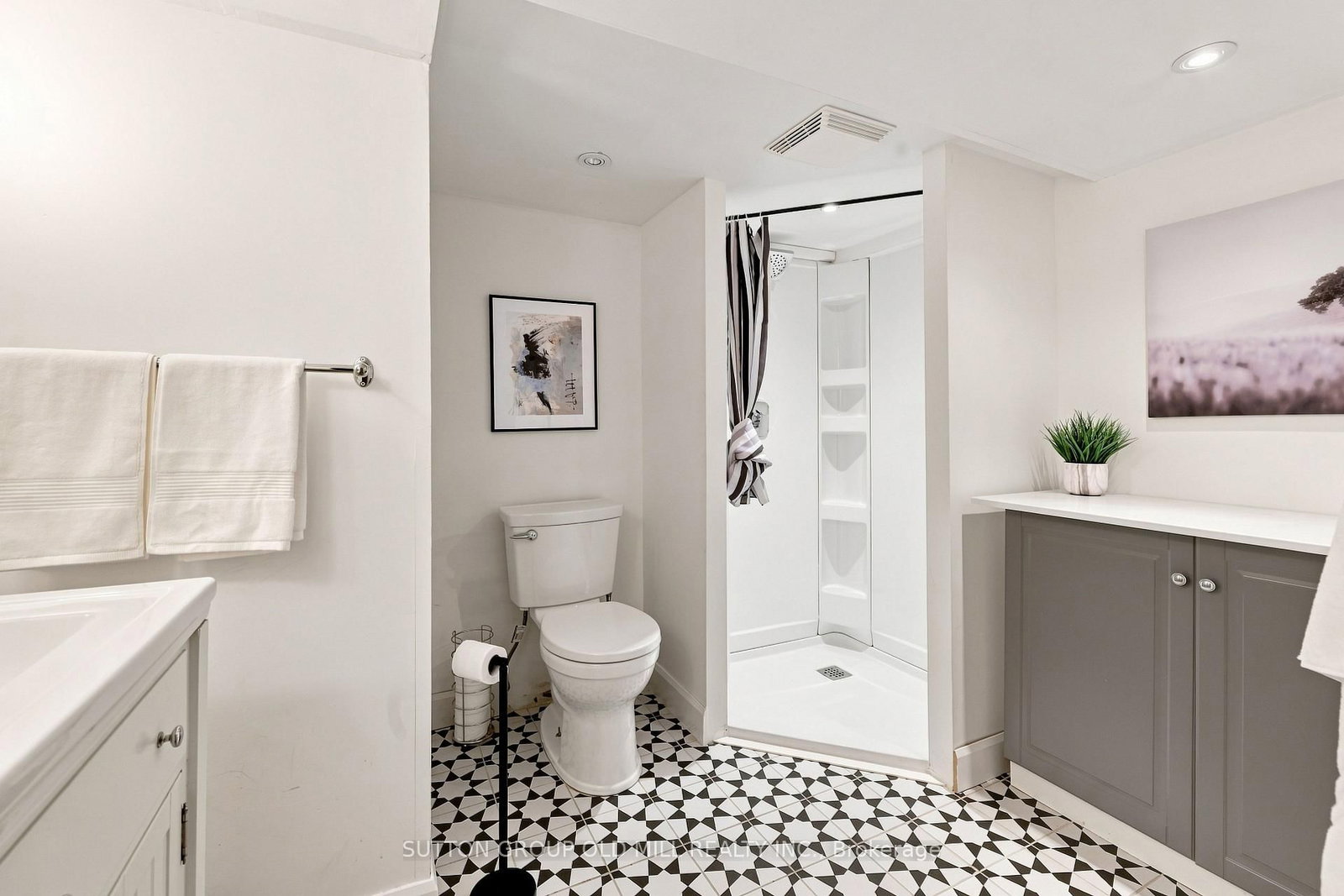 10 Queens Avenue • Toronto, ON photo 38