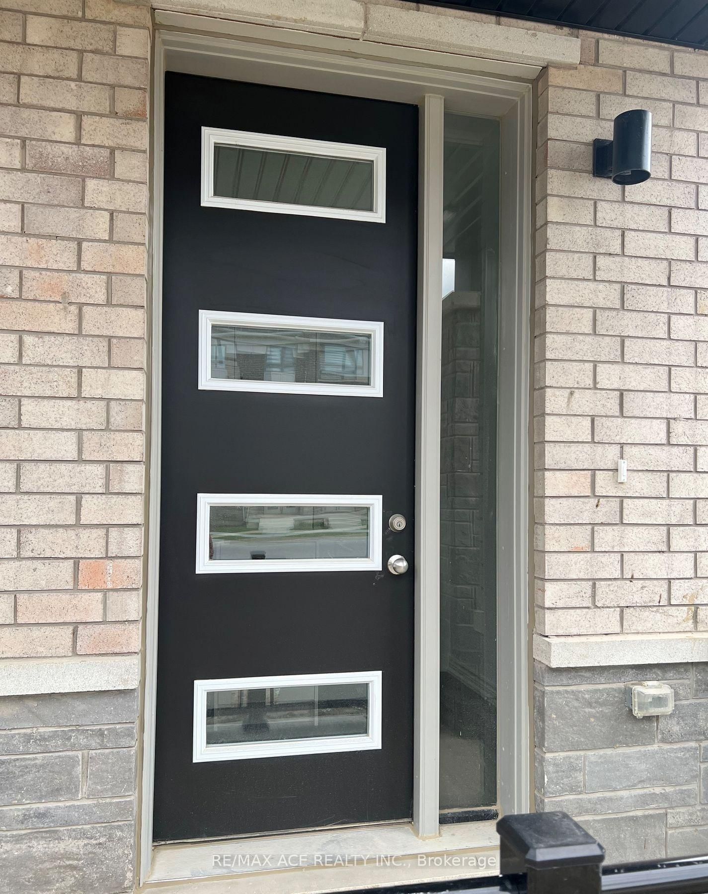 B - 2 Plume Street, Brampton 4