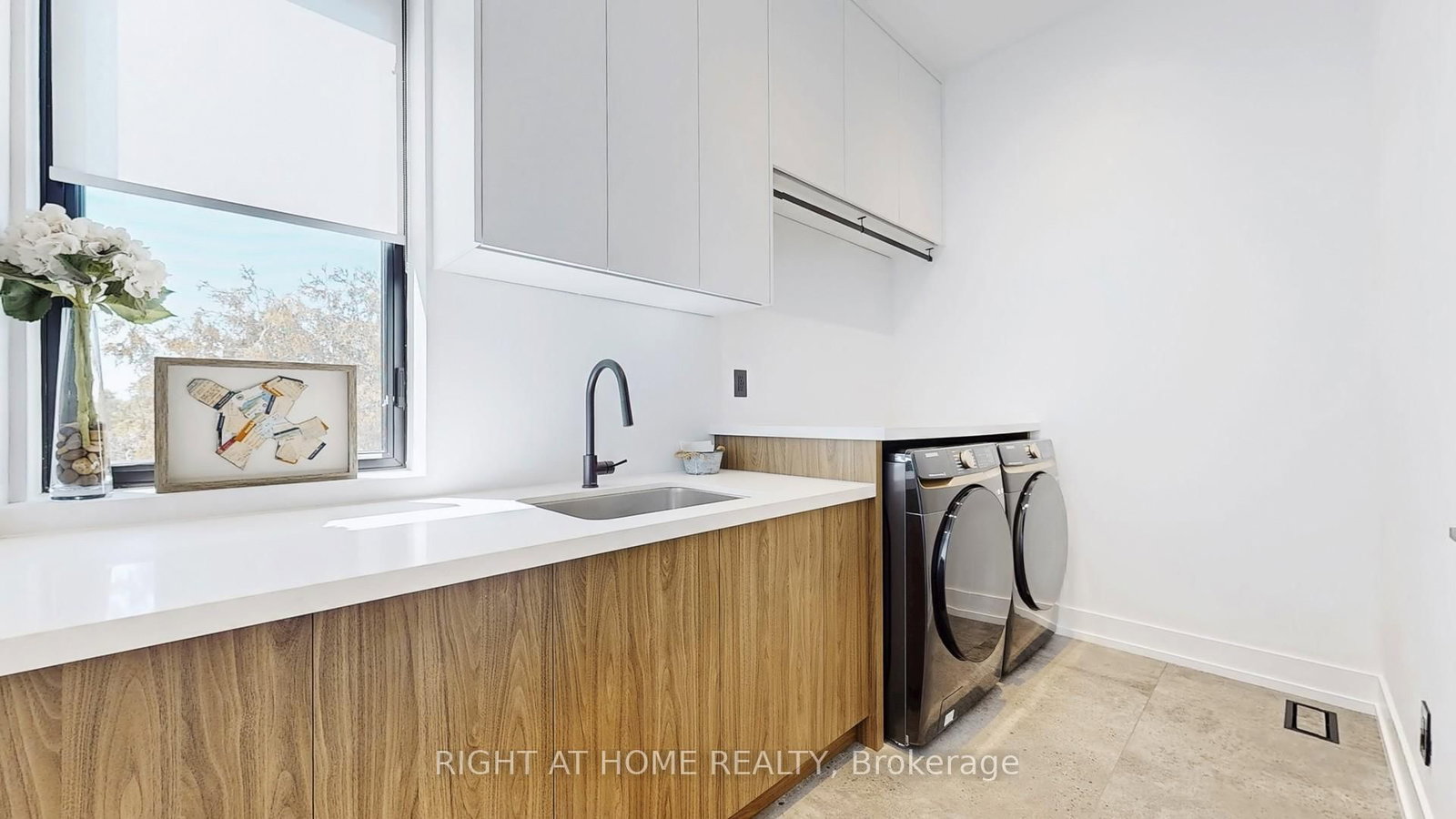 845 Seventh St, Mississauga, view 10