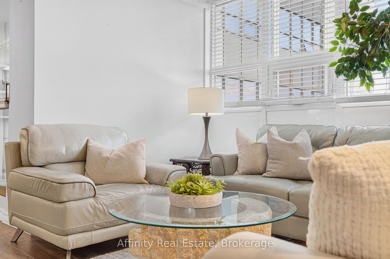 808-2323 Confederation Pkwy, Mississauga, view 23