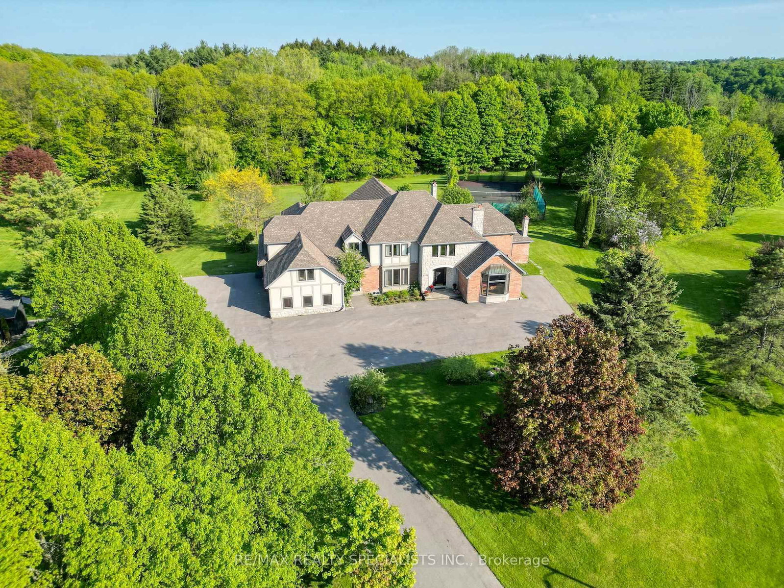 6399 Chelsea Road • Burlington, ON photo 1