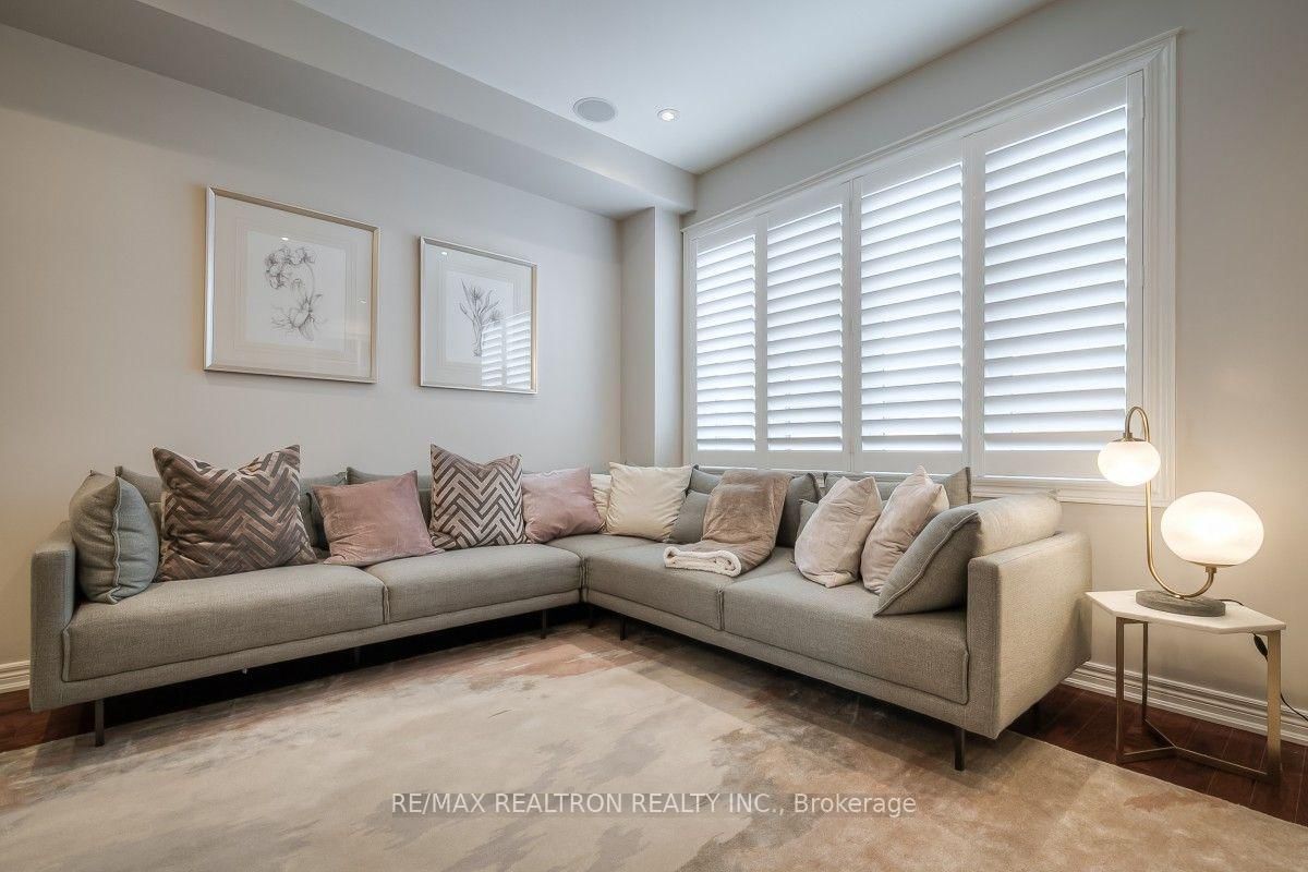 3107 Neyagawa Boulevard • Oakville, ON photo 12