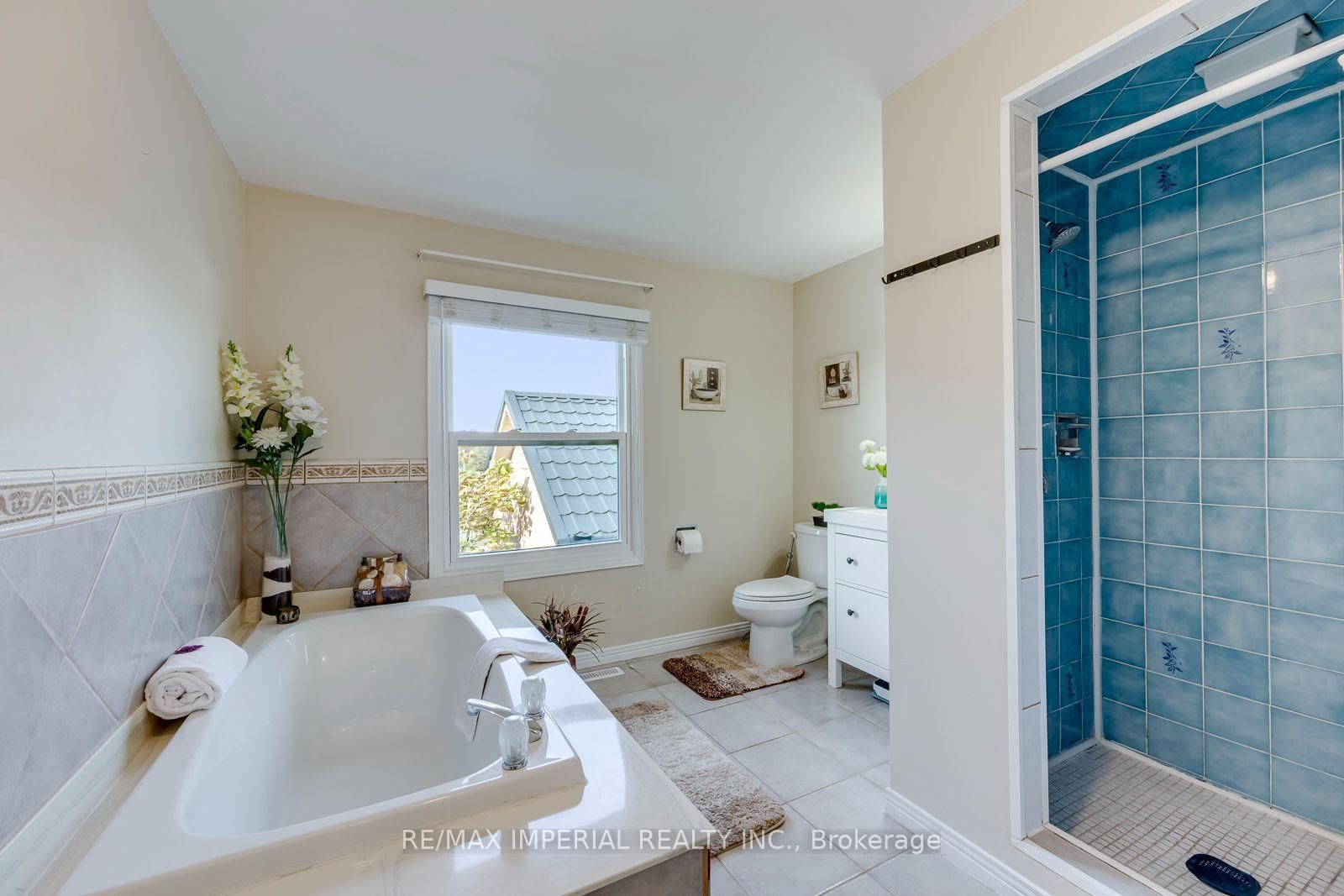 301 Kingsbridge Garden Circle • Mississauga, ON photo 32