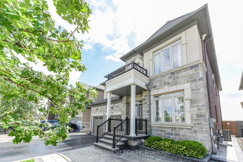 19 Jaypeak Rd N photo 4